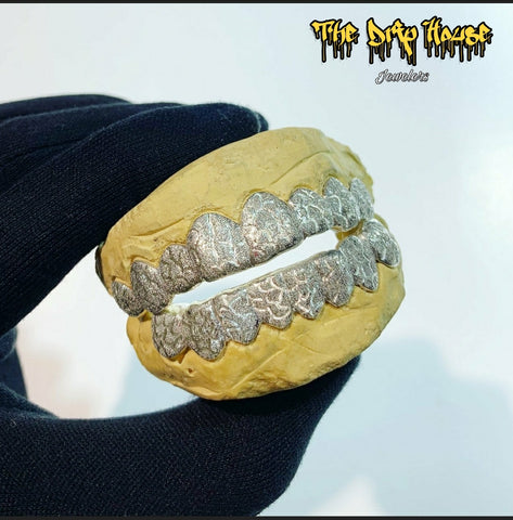 8 top and bottom nugget style with diamond dust