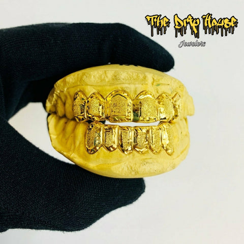 6 top and bottom 18k gold with diamond dust